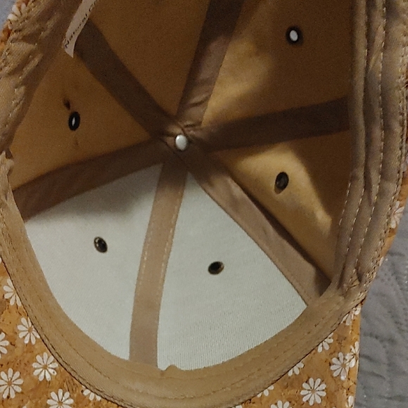 Natural Cork Floral Patterned Cap - Picture 9 of 9